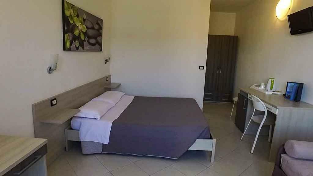 Hotel Delfino Marina Di Carrara Exteriör bild